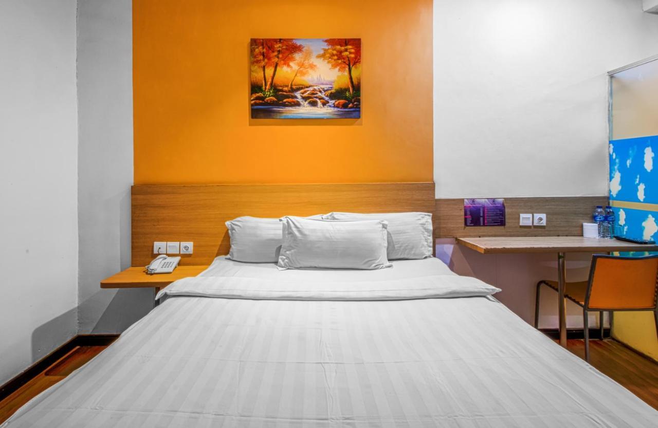 Suba Hotel Jakarta Exterior foto